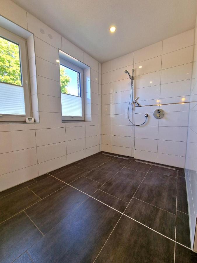 Exklusive Ferienwohnung In Lingen Holthausen 2Zim, 2Badez,Kueche,Balkon,Waschmaschine Eksteriør billede