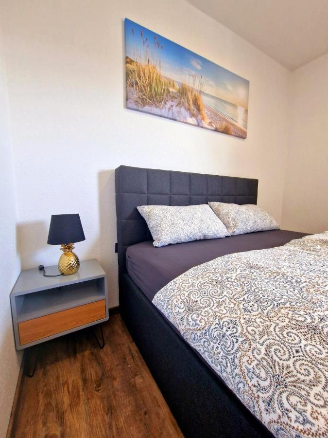 Exklusive Ferienwohnung In Lingen Holthausen 2Zim, 2Badez,Kueche,Balkon,Waschmaschine Eksteriør billede